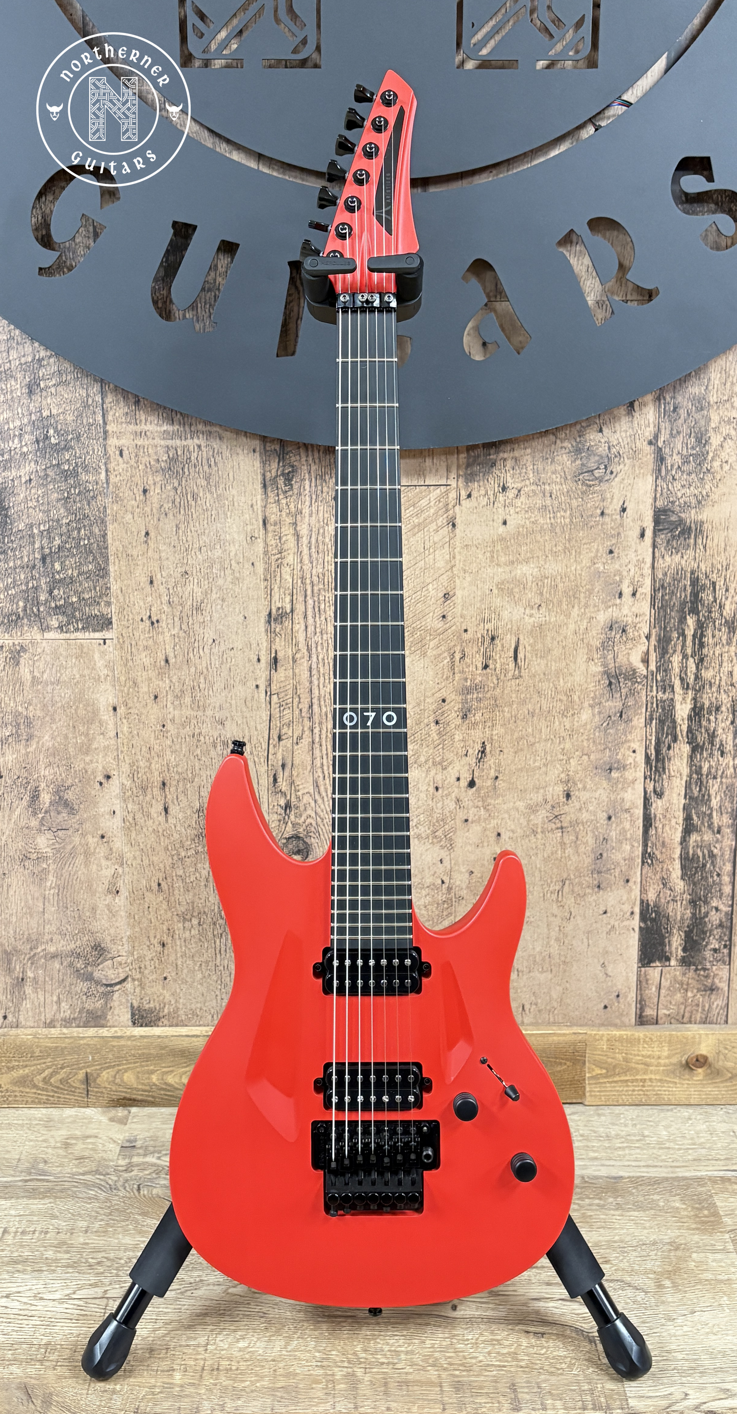 USED Aristides 070R 2022 Bright Red