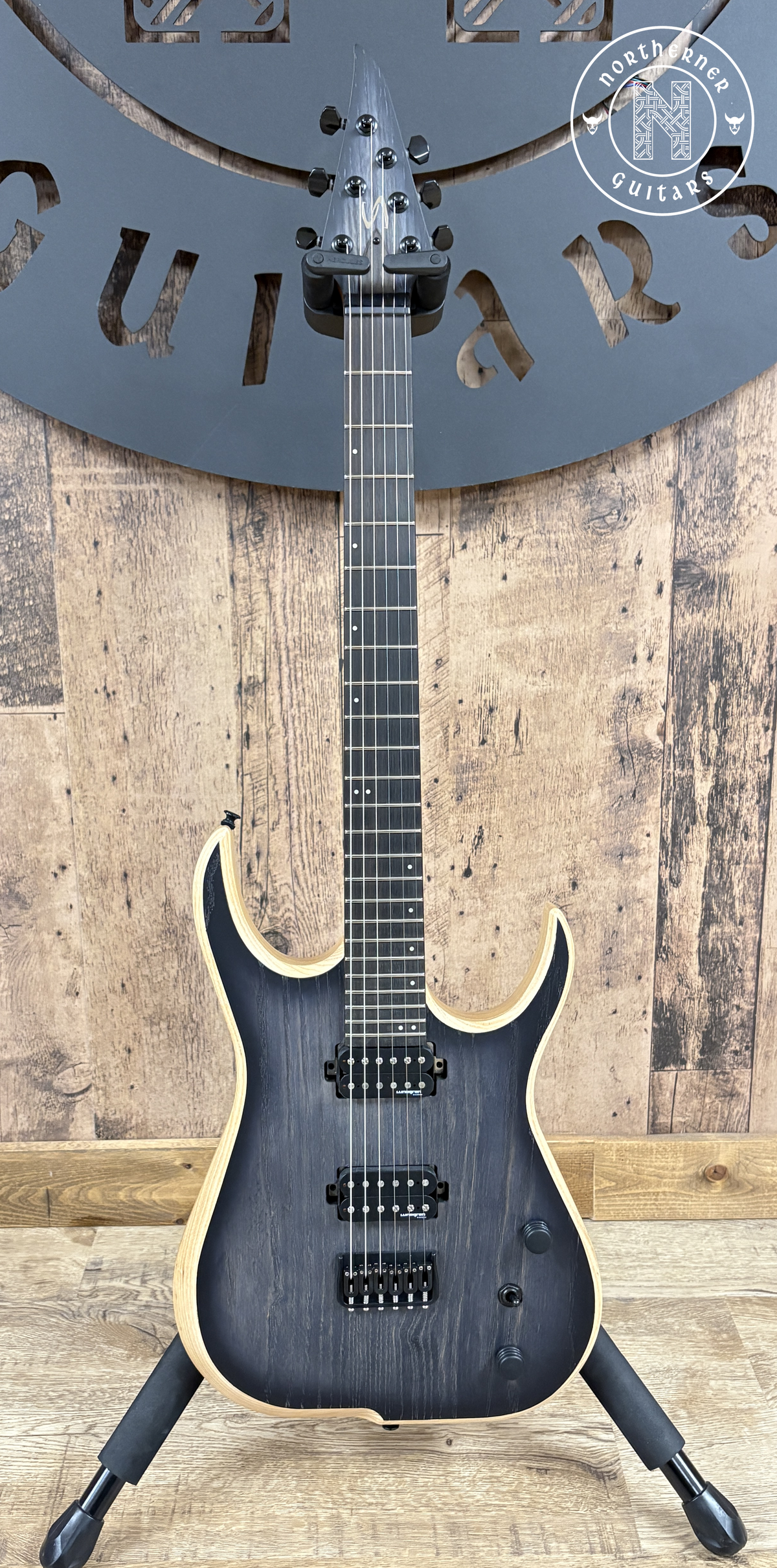 NEW Skervesen Velociraptor 6 Black Swamp Ash