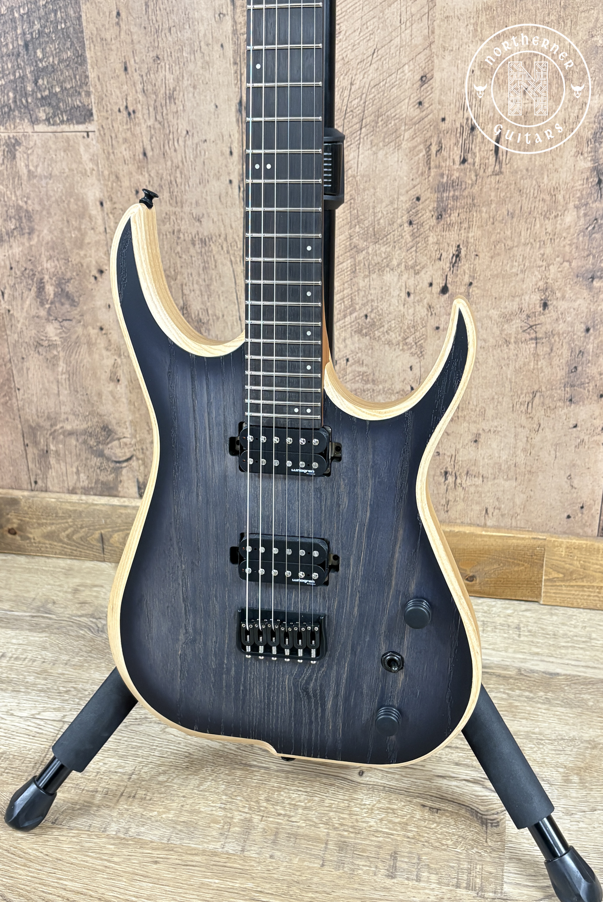 NEW Skervesen Velociraptor 6 Black Swamp Ash