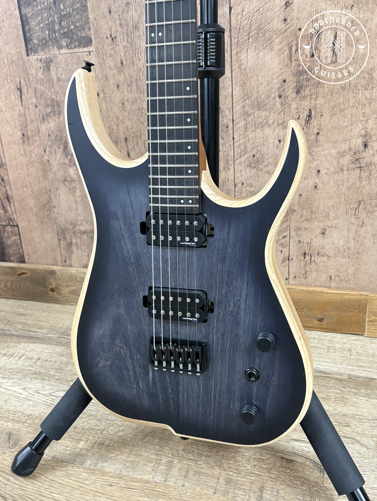 NEW Skervesen Velociraptor 6 Black Swamp Ash