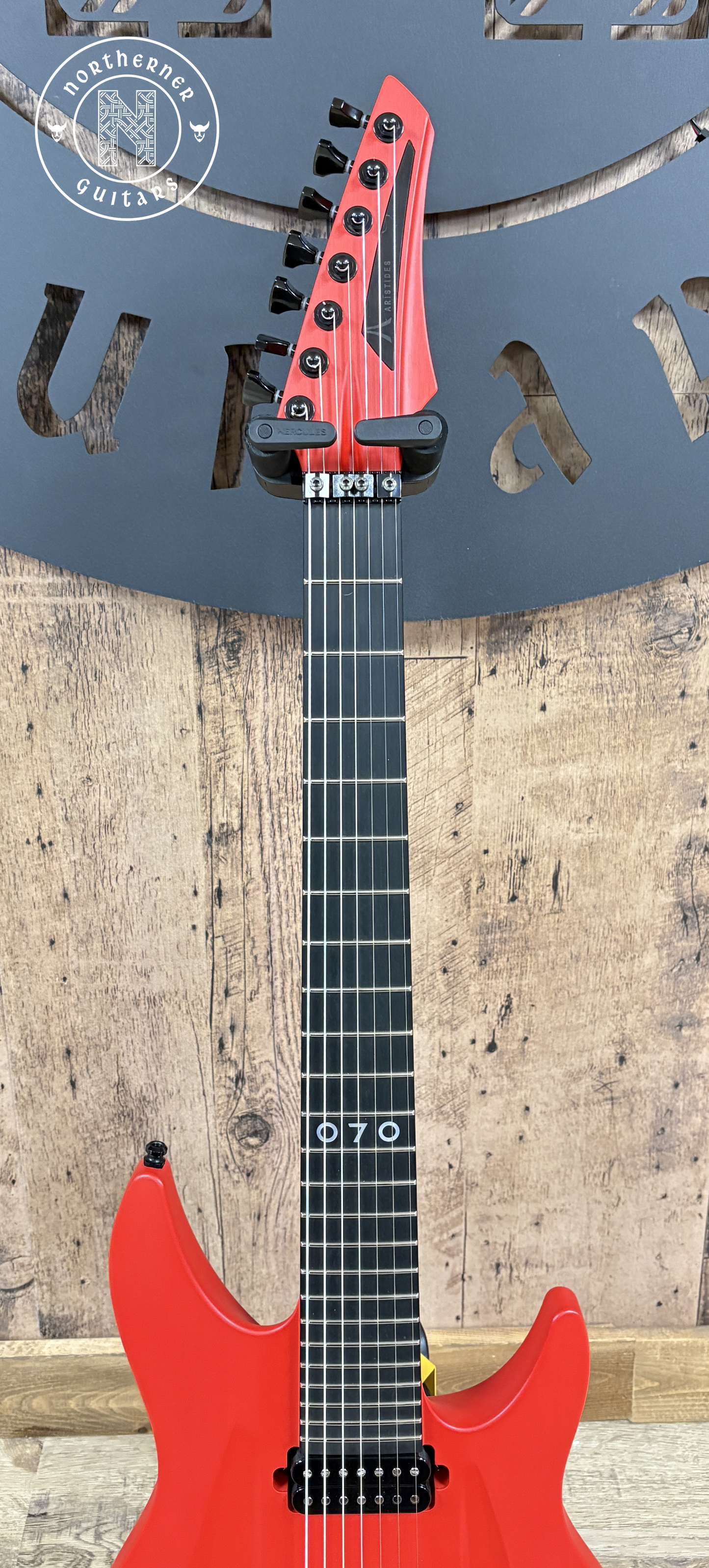 USED Aristides 070R 2022 Bright Red