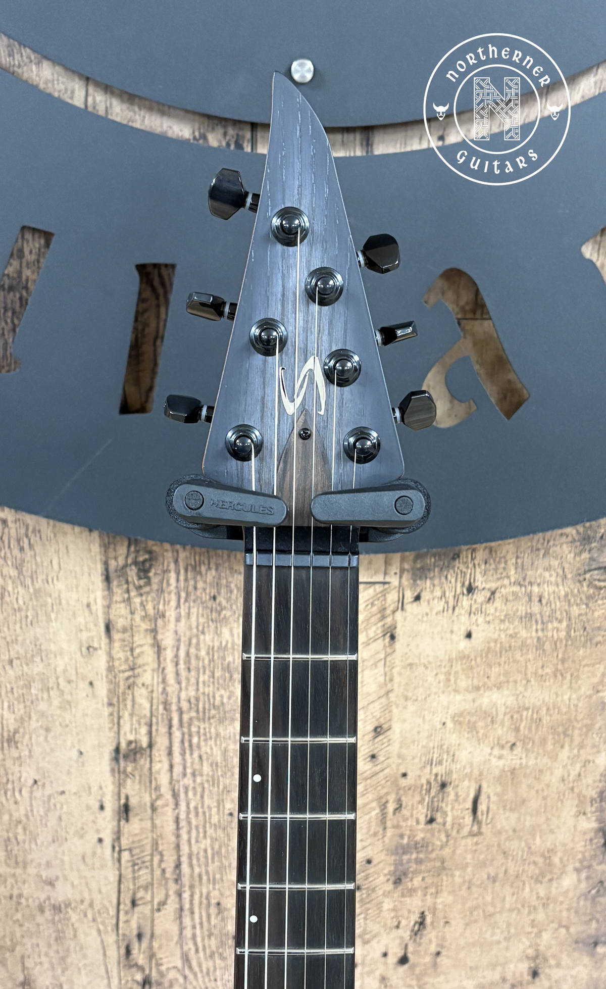 NEW Skervesen Velociraptor 6 Black Swamp Ash