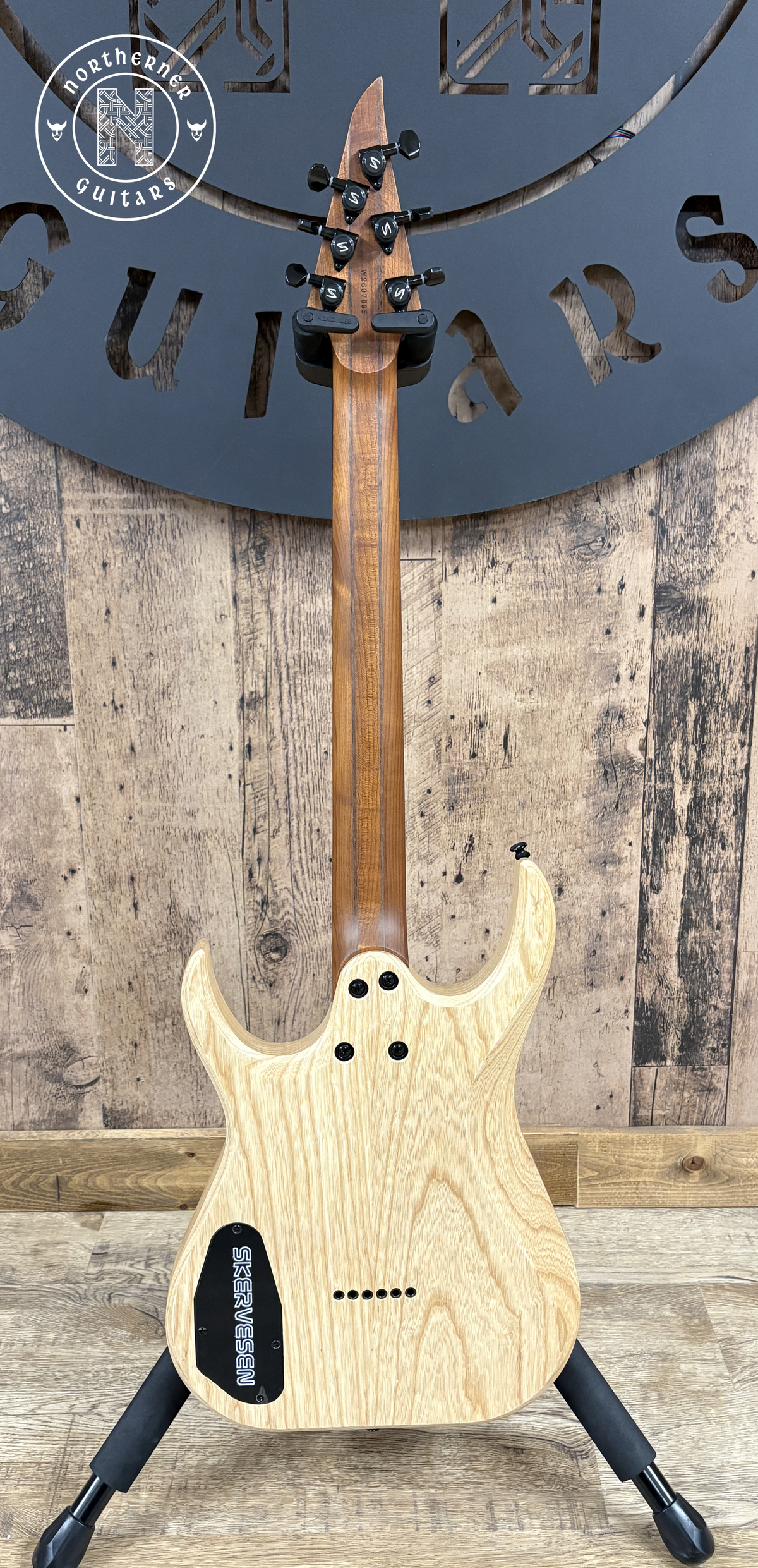 NEW Skervesen Velociraptor 6 Black Swamp Ash