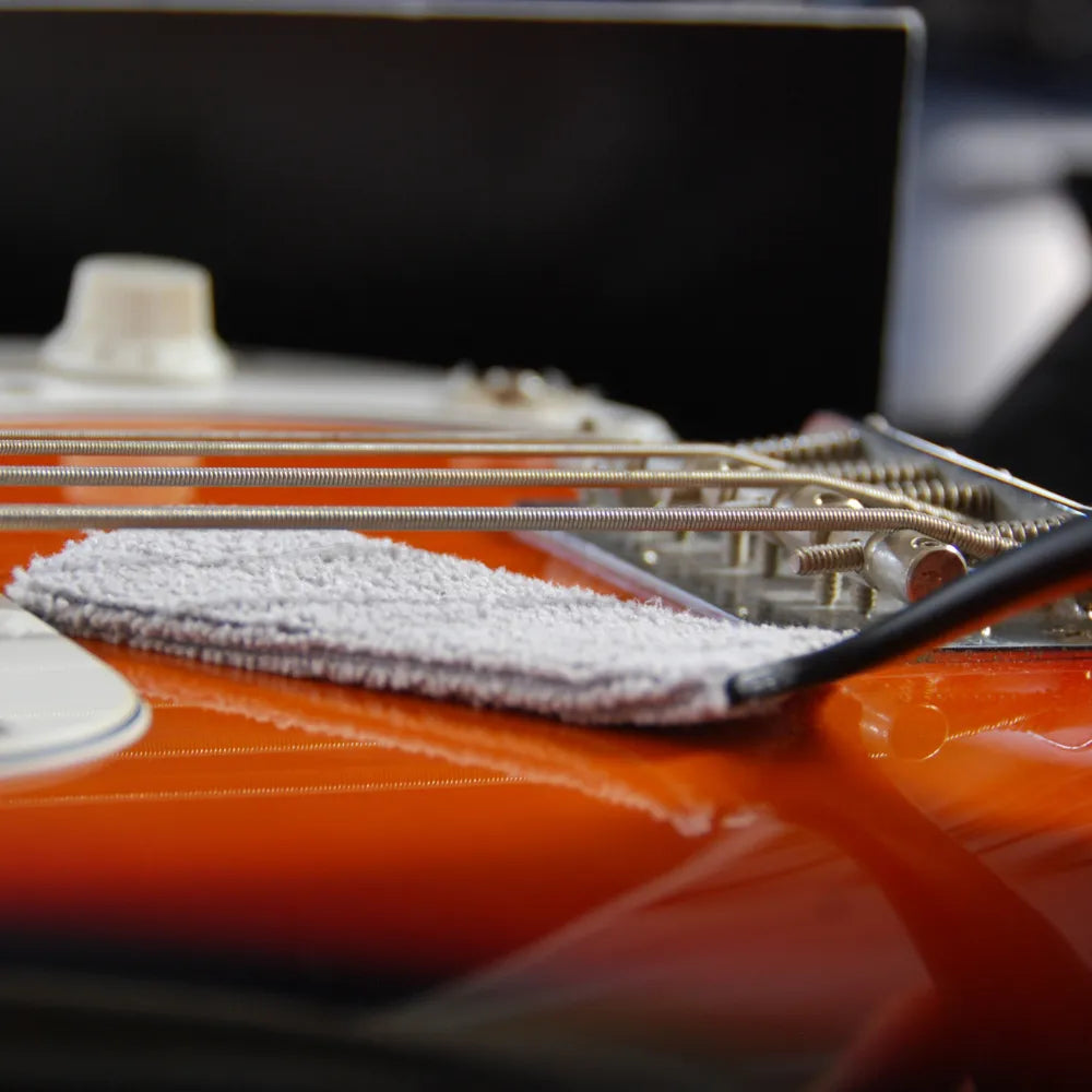 Music Nomad The Nomad Tool - All in 1 String, Body & Hardware Cleaning Tool