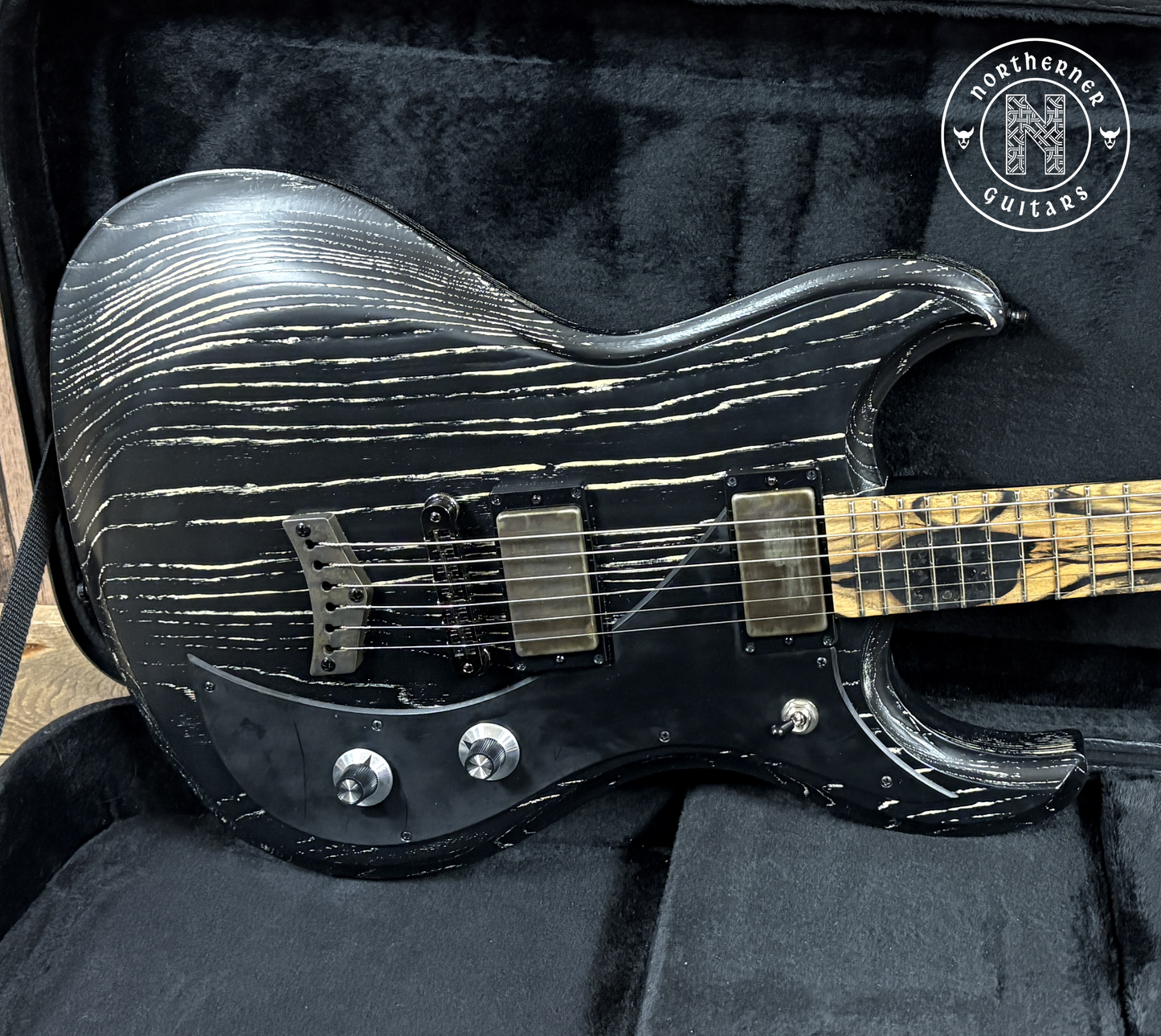 USED Dunable Gnarwhal 2024 Black / Creme Scarred Swamp Ash