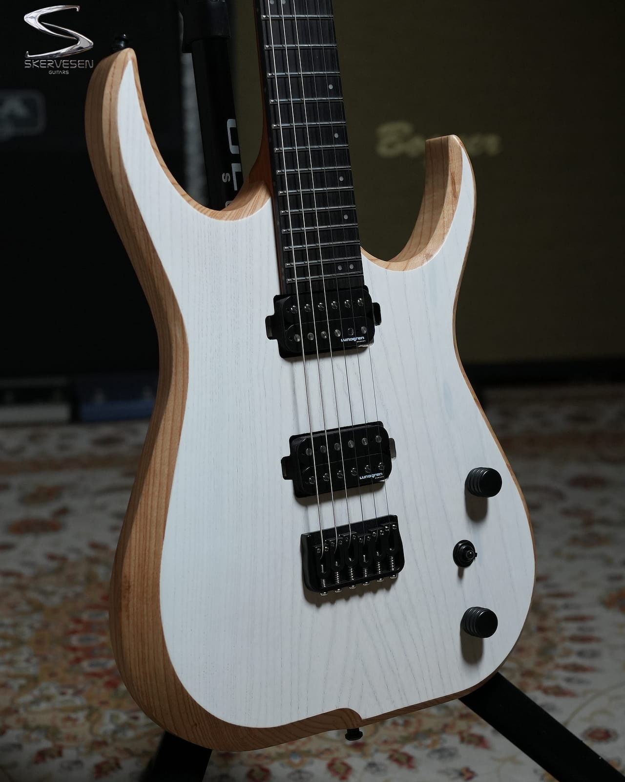 PRE-ORDER Skervesen Velociraptor 6 White Swamp Ash
