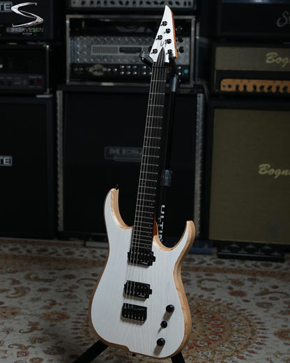 PRE-ORDER Skervesen Velociraptor 6 White Swamp Ash