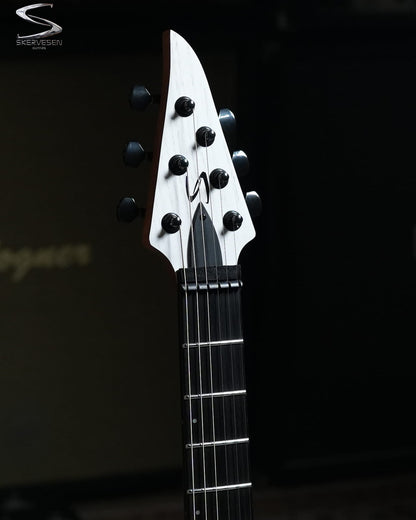 PRE-ORDER Skervesen Velociraptor 6 White Swamp Ash