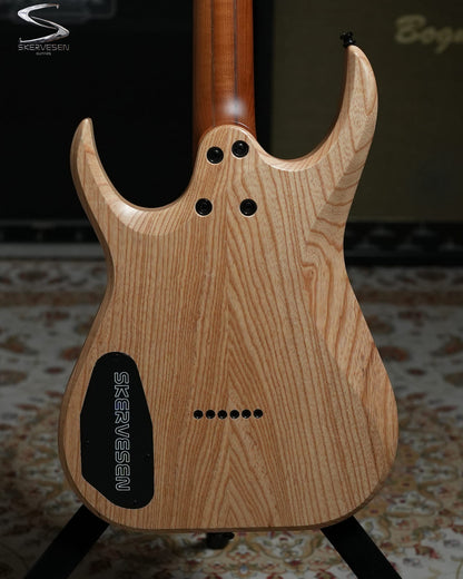 PRE-ORDER Skervesen Velociraptor 6 White Swamp Ash